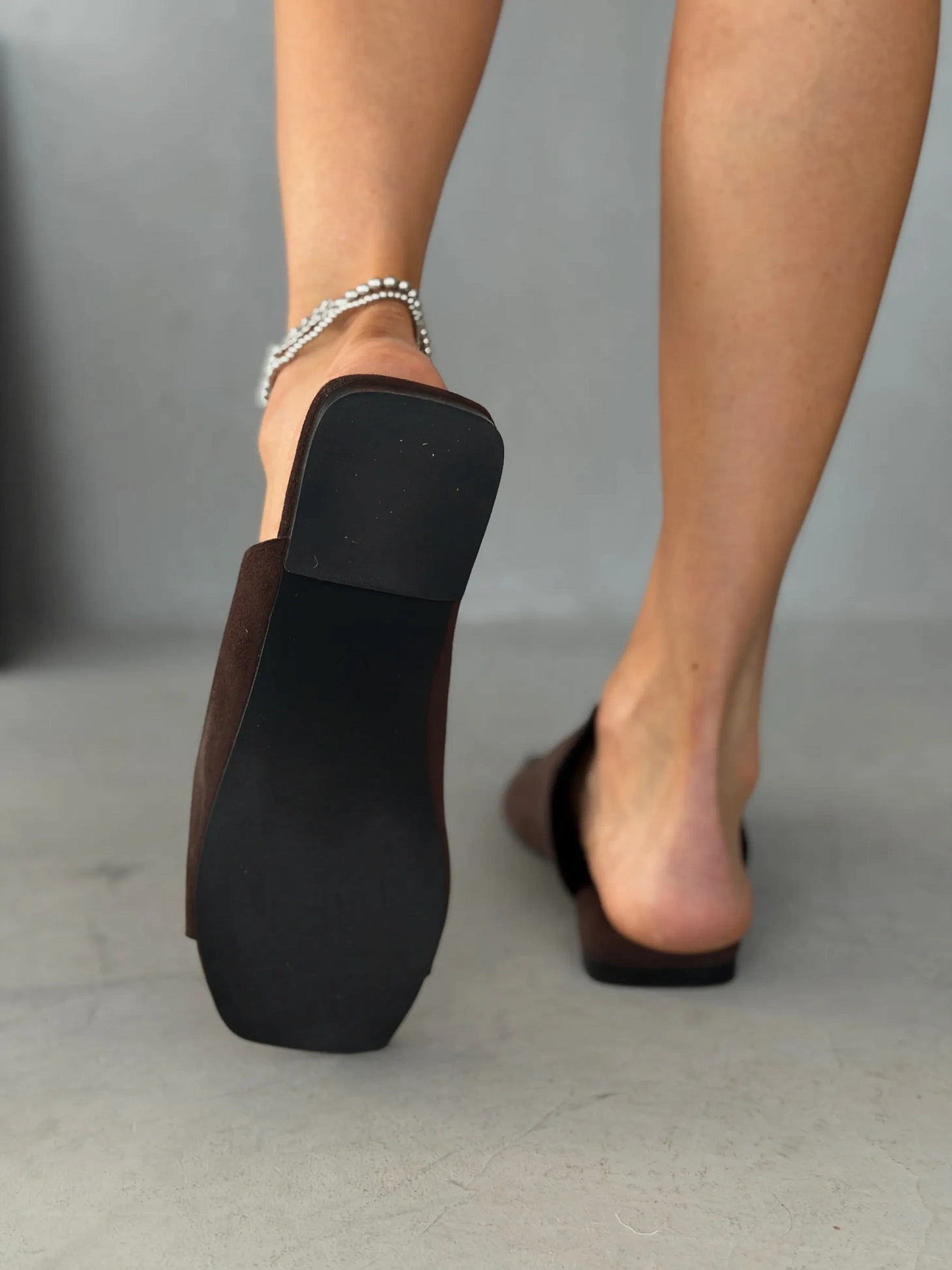 Летние босоножки на тонкой подошве мюли