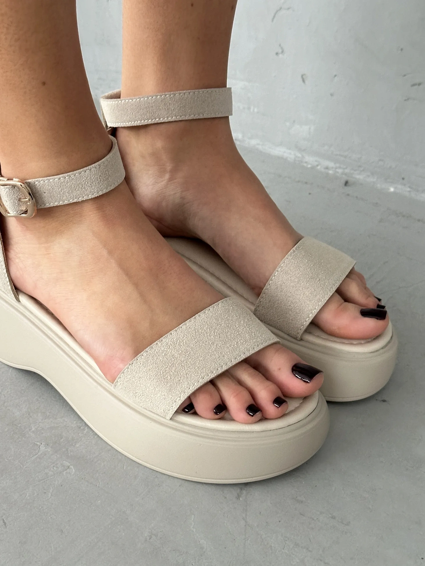 Летние босоножки на платформе