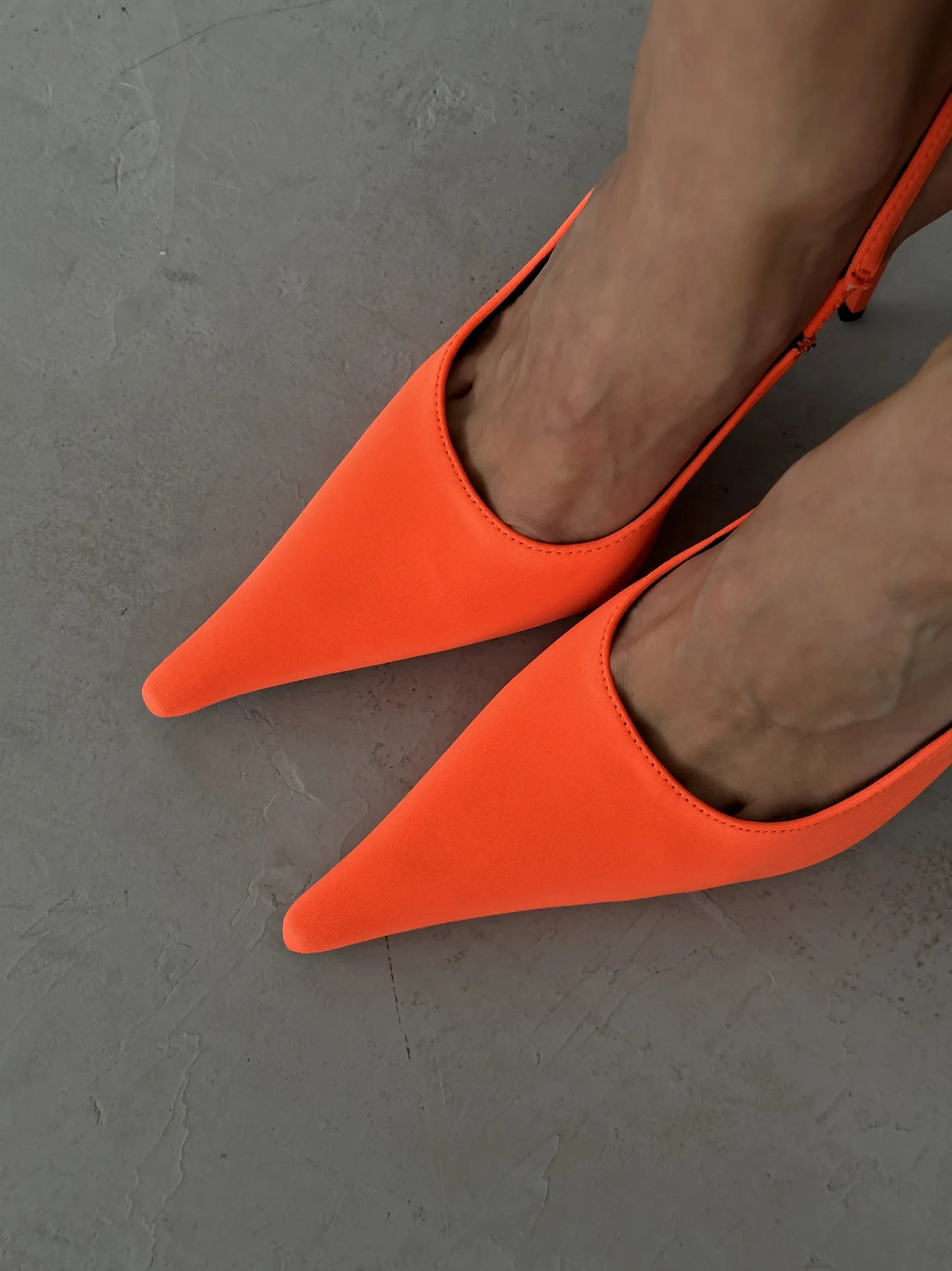 Туфли на каблуке с открытой пяткой лодочки