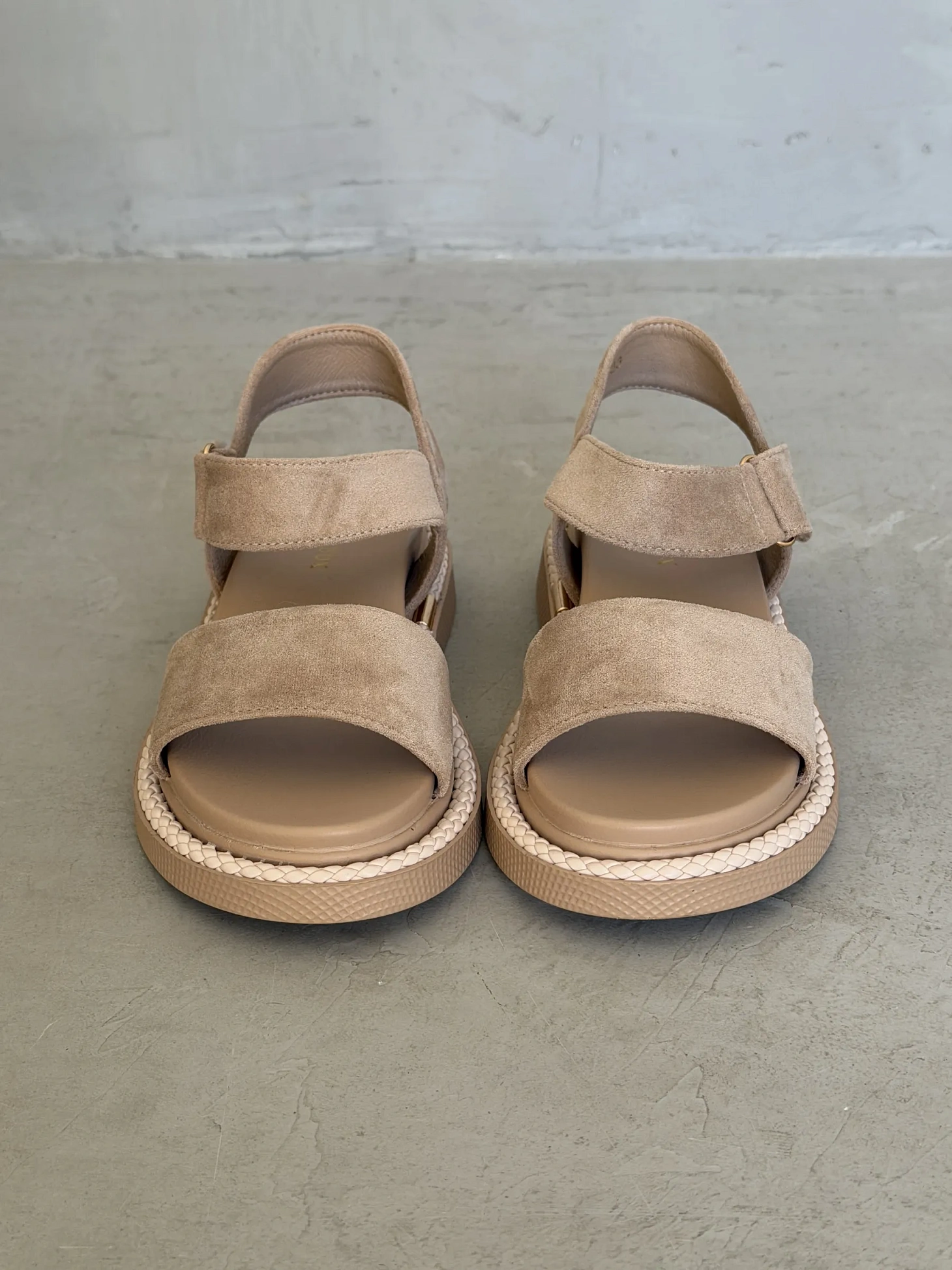 Летние босоножки на платформе