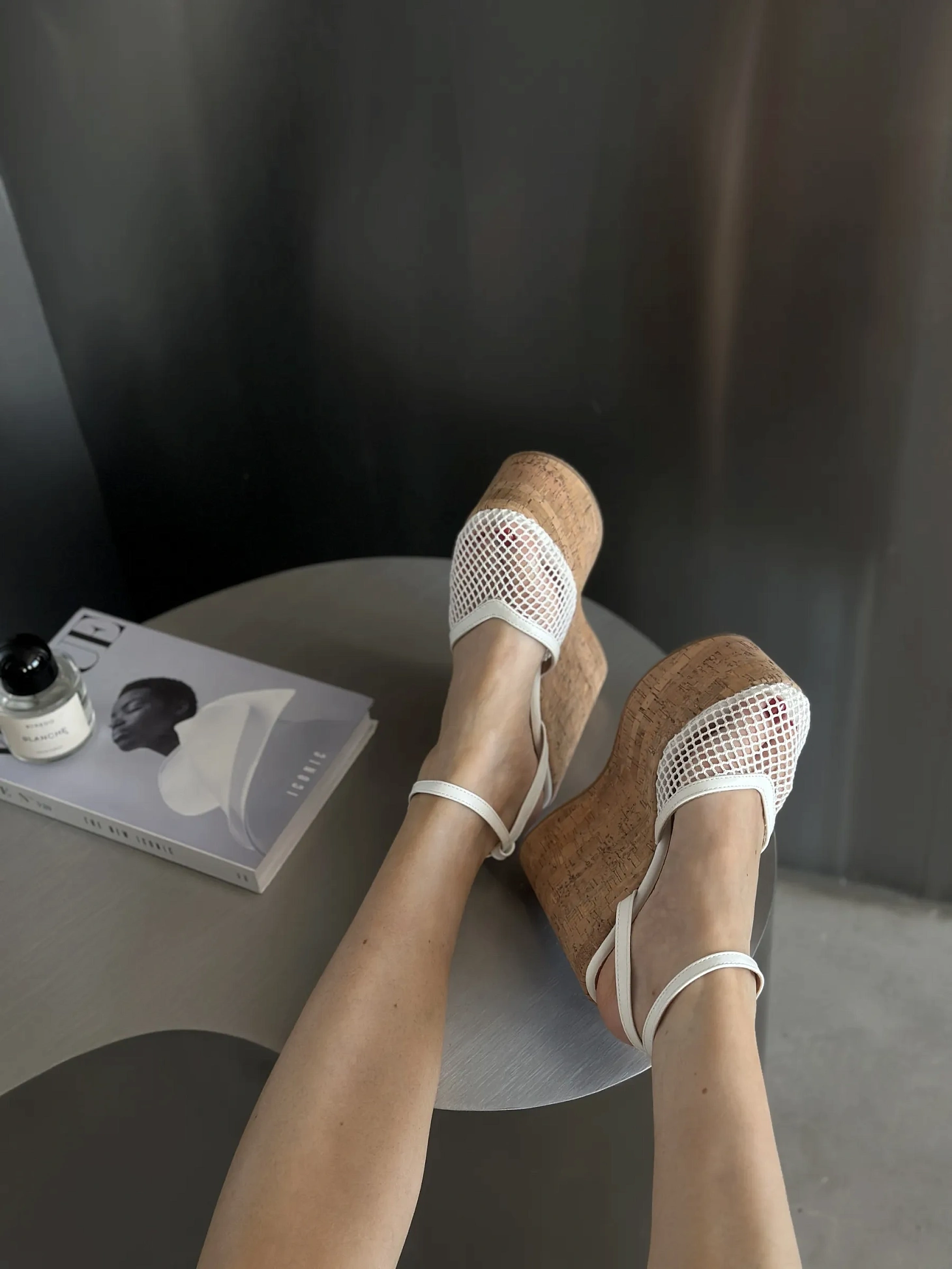 Летние босоножки на платформе танкетка