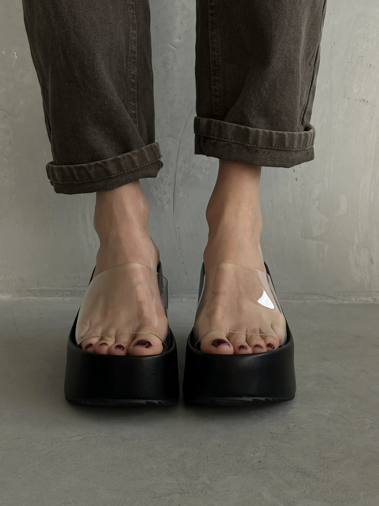 Летние босоножки женские на танкетке