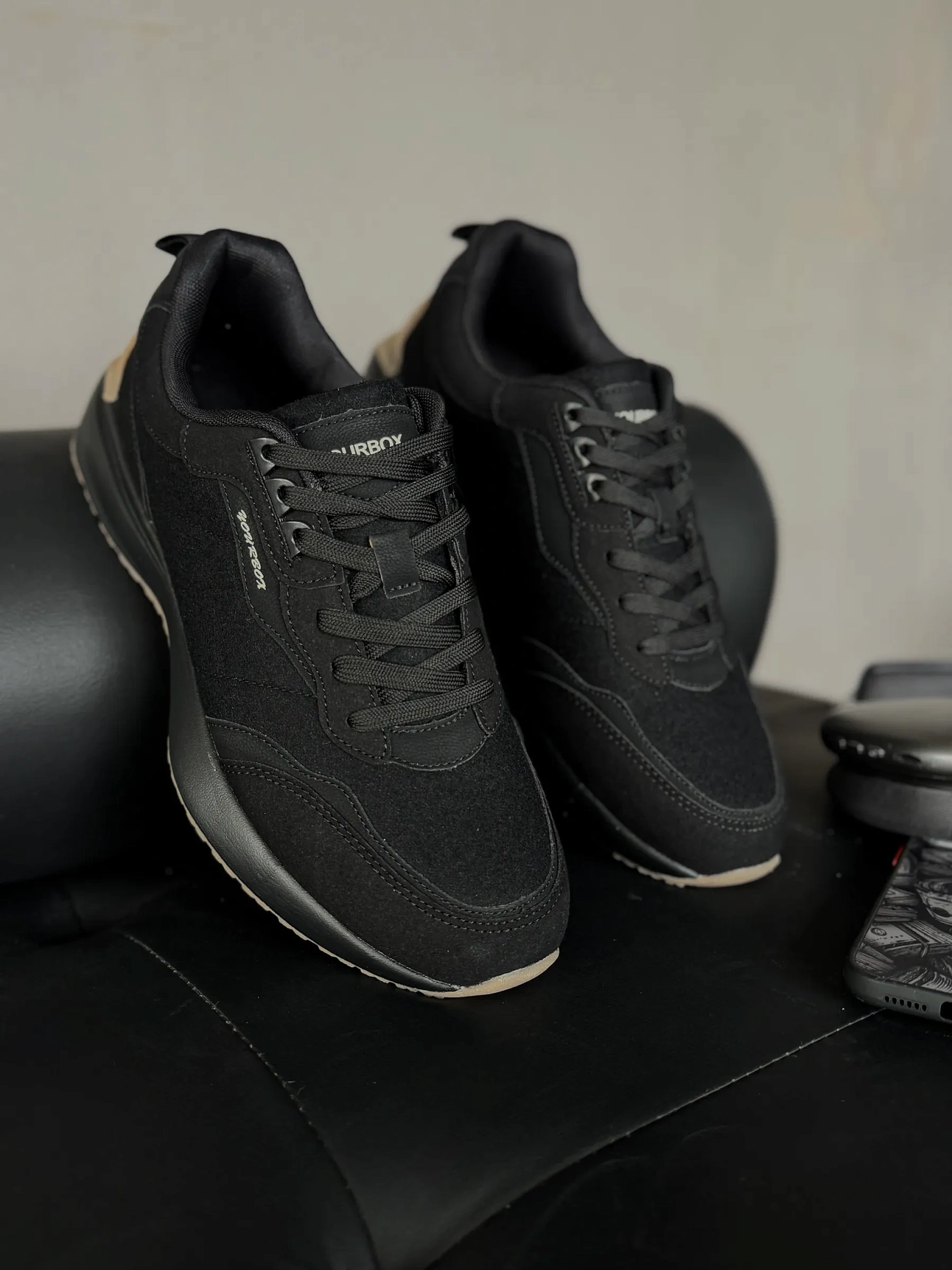 Демисезонные кроссовки спортивные